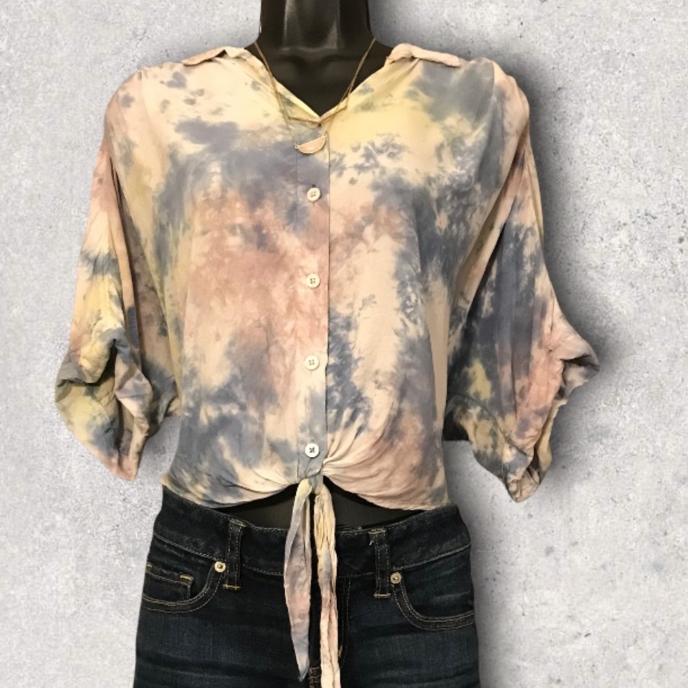 : : AMERICAN EAGLE Boho Festival Tie Dye Short Sleeve Button Crop Blouse : :